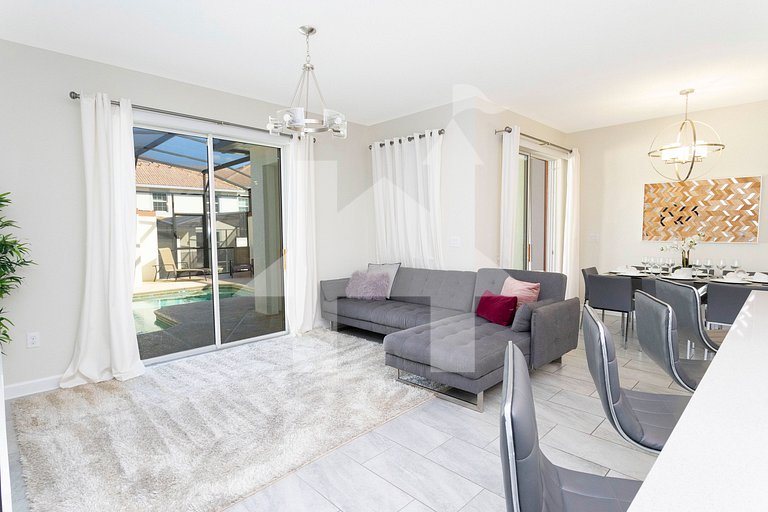 4BD/3BA Champions Gate Home With Private Pool