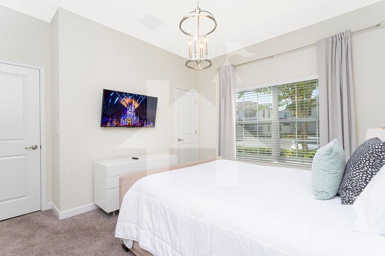 4BD/3BA Champions Gate Home With Private Pool