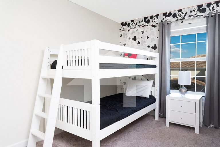 Vacation Home Near Disney, 4 bedrooms