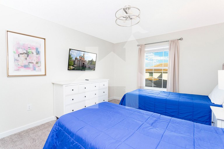 4BD/3BA Champions Gate Home With Private Pool