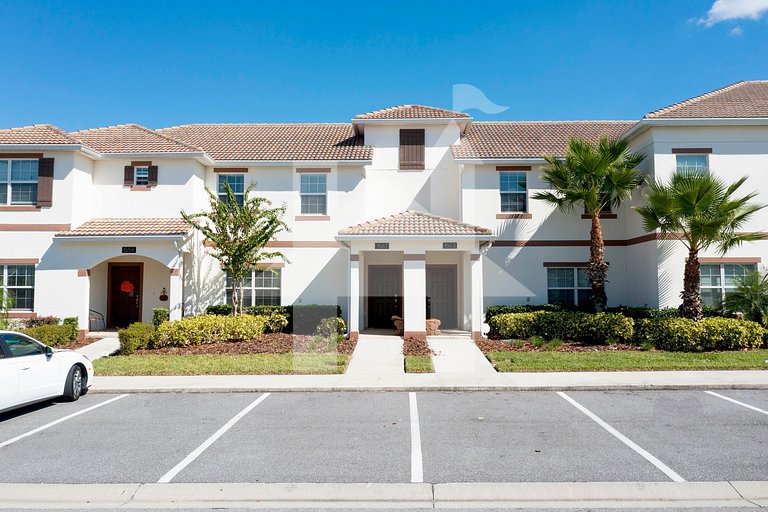 4BD/3BA Champions Gate Home With Private Pool