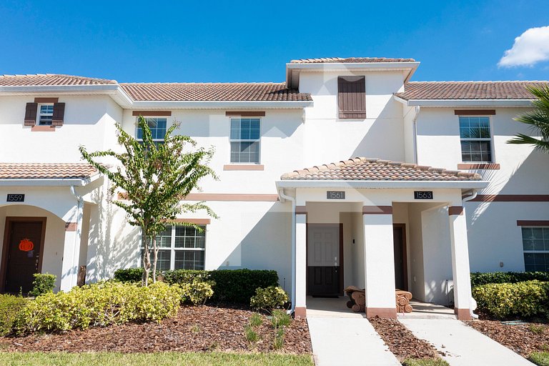 4BD/3BA Champions Gate Home With Private Pool