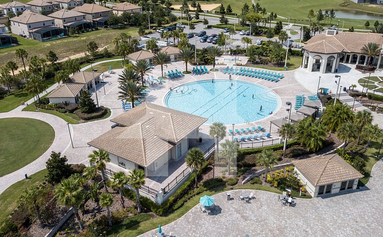 4BD/3BA Champions Gate Home With Private Pool