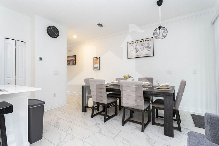 Vacation Home Near Disney, 4 bedrooms