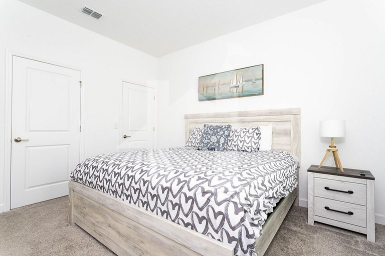 Vacation Home Near Disney, 4 bedrooms