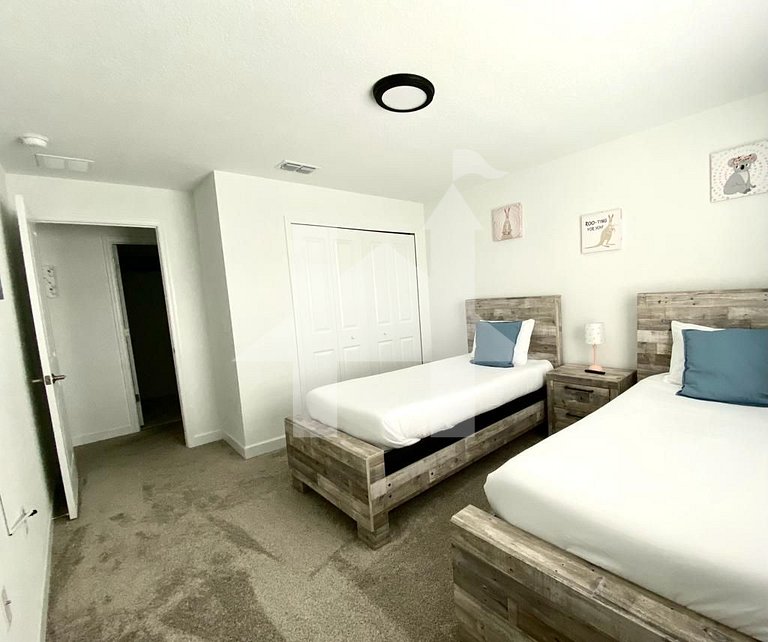 4Q/3B Storey Lake Resort, melhor localização!