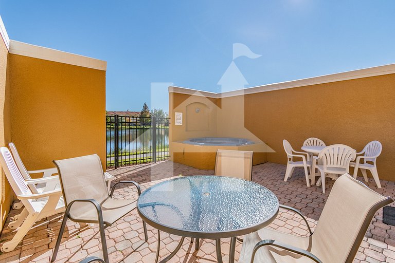 Charming 3BD/2.5BA * Jacuzzi + Lake View