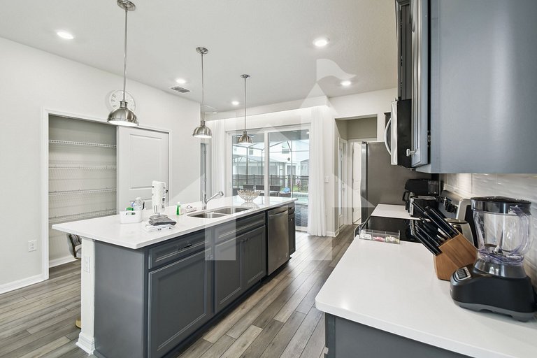 5 BD En-suites, Game Room, Pool, Sleeps 14, Disney