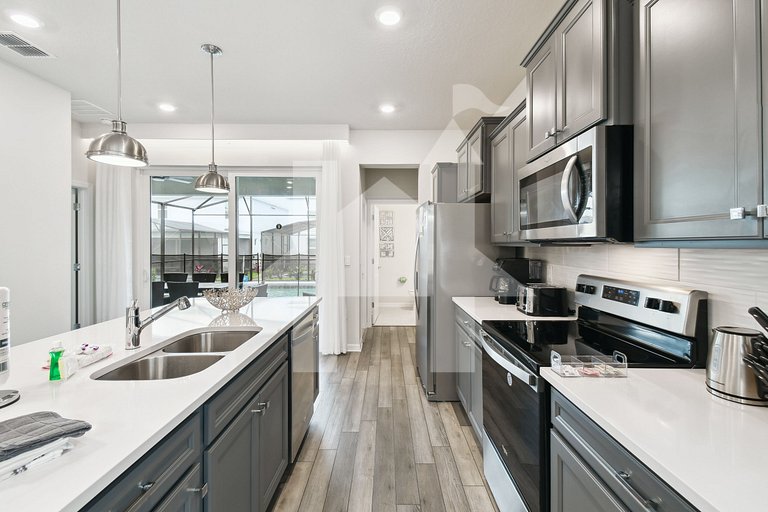 5BR Windsor Cay Home, All Suites