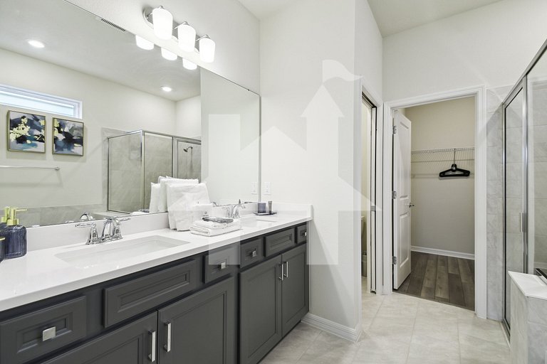 5BR Windsor Cay Home, All Suites