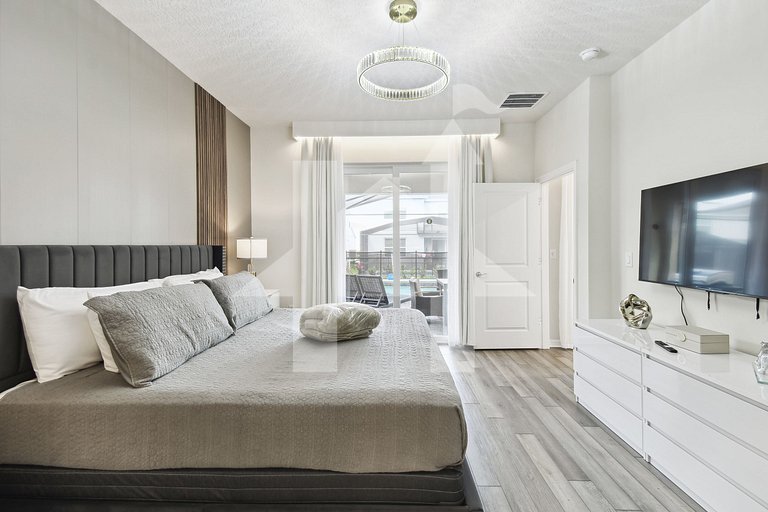 5BR Windsor Cay Home, All Suites