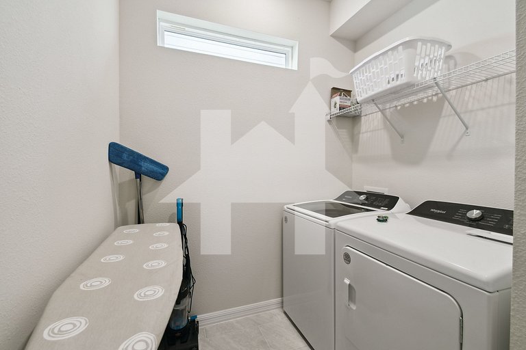 5 BD En-suites, Game Room, Pool, Sleeps 14, Disney