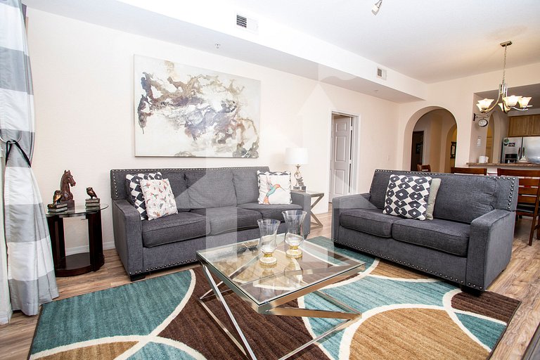 Modern Family Condo 15min from Disney