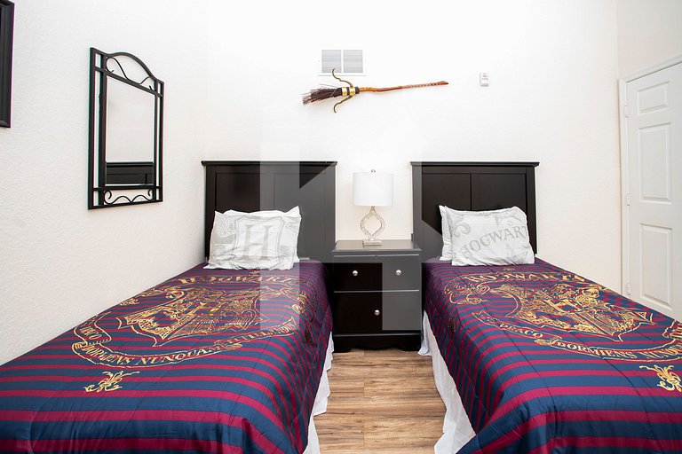 Modern Family Condo 15min from Disney