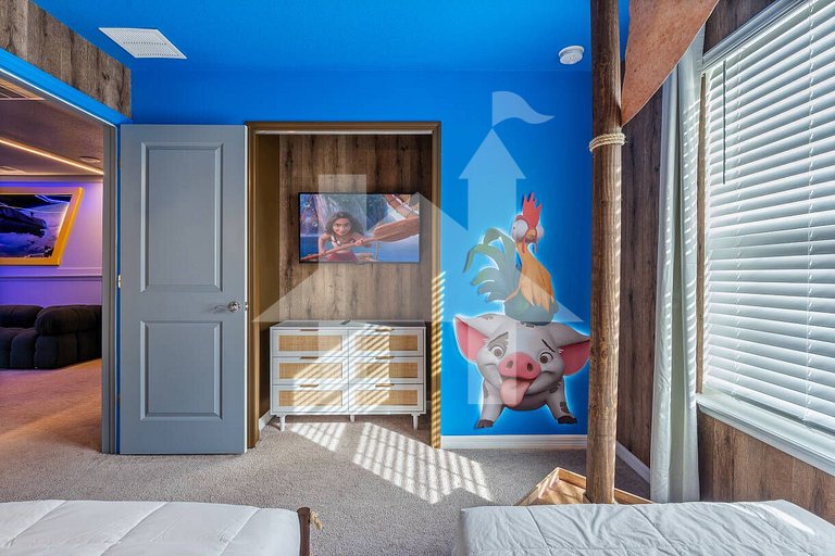 5BR Villa w/ Pool, Themed Rooms – Windsor Island