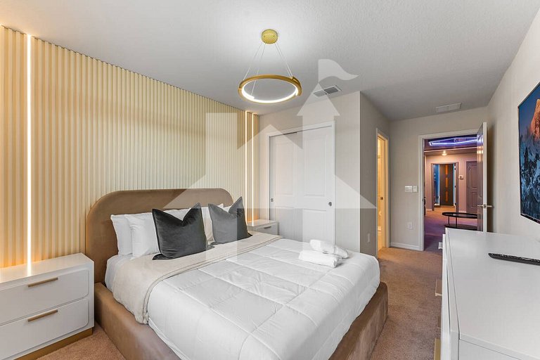 5BR Villa w/ Pool, Themed Rooms – Windsor Island