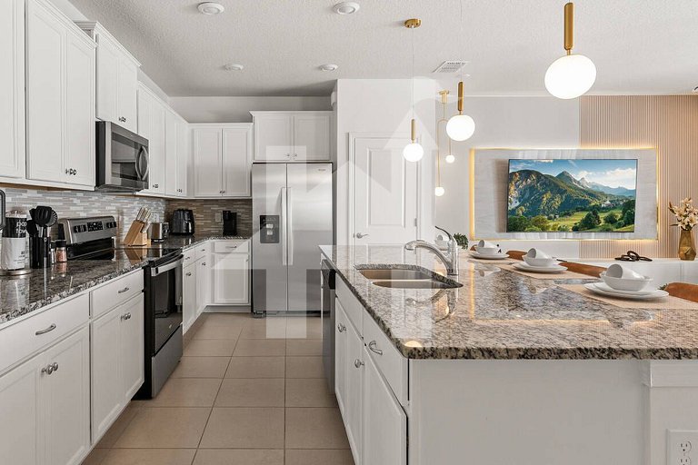 5BR Villa w/ Pool, Themed Rooms – Windsor Island