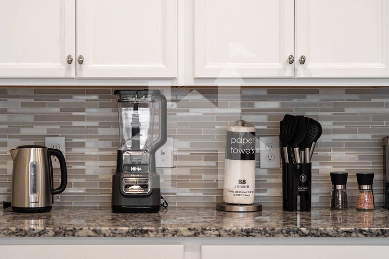 5BR Villa w/ Pool, Themed Rooms – Windsor Island