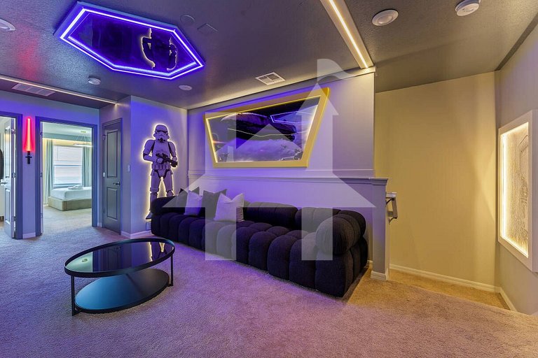 5BR Villa w/ Pool, Themed Rooms – Windsor Island