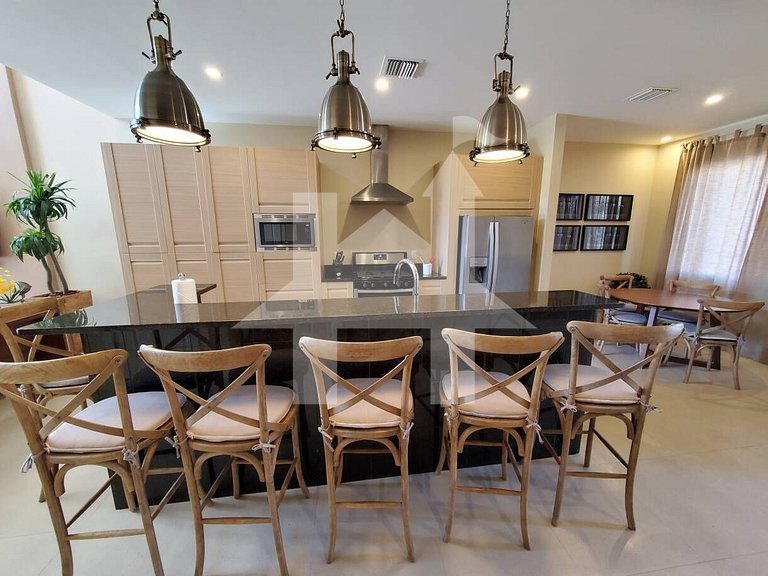 Vacation Home Near Disney, 4 bedrooms