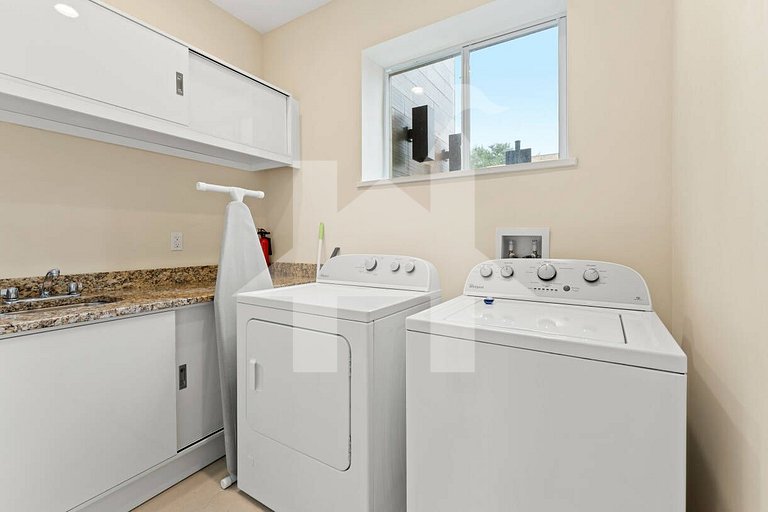 Vacation Home Near Disney, 4 bedrooms