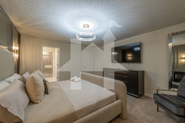 Vacation Home Near Disney, 5 bedrooms