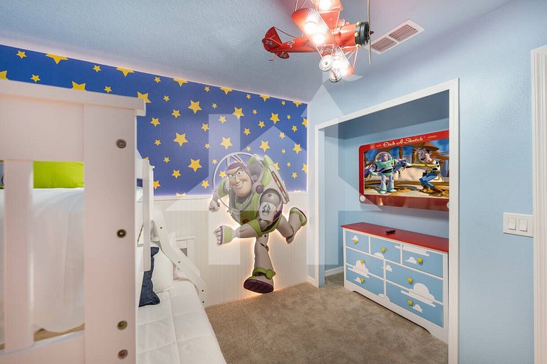 Vacation Home Near Disney, 5 bedrooms