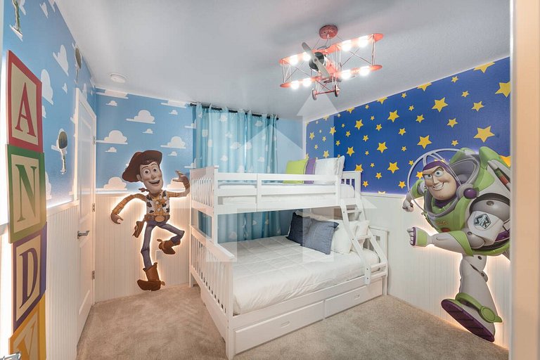 Vacation Home Near Disney, 5 bedrooms