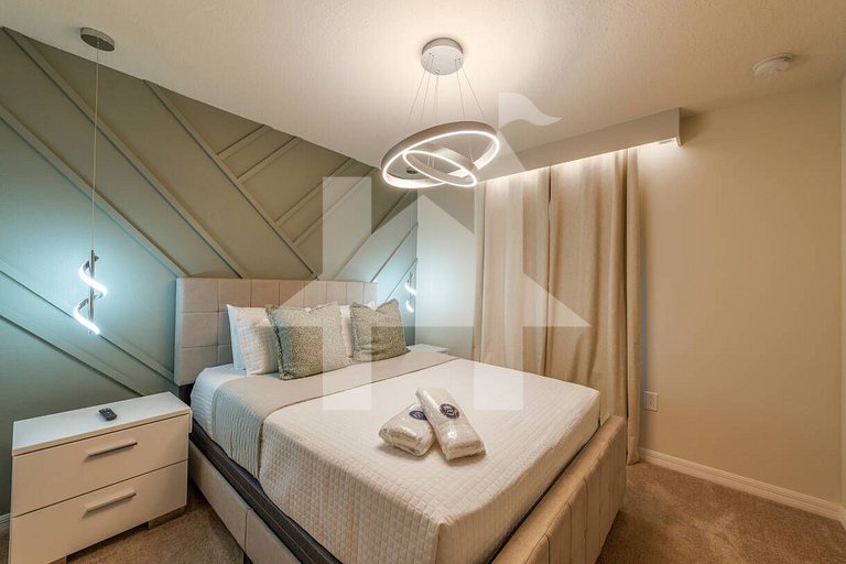Vacation Home Near Disney, 5 bedrooms