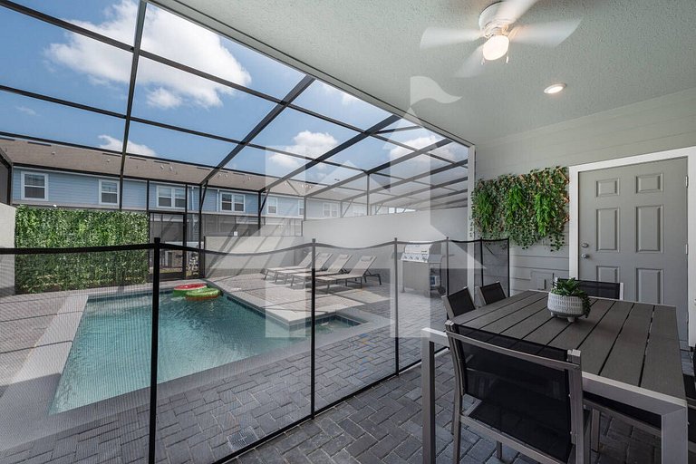 Vacation Home Near Disney, 5 bedrooms