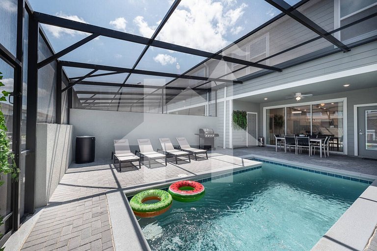 Vacation Home Near Disney, 5 bedrooms
