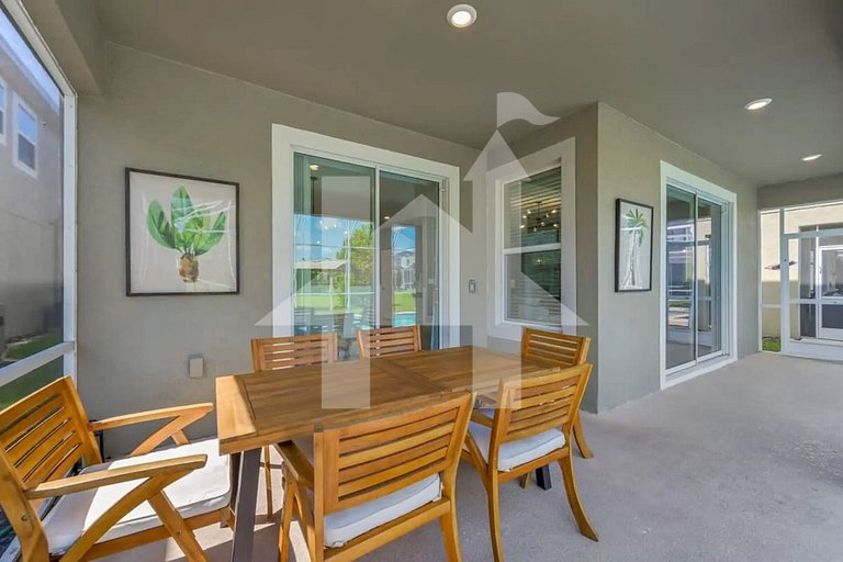 Vacation Home Near Disney, 6 bedrooms