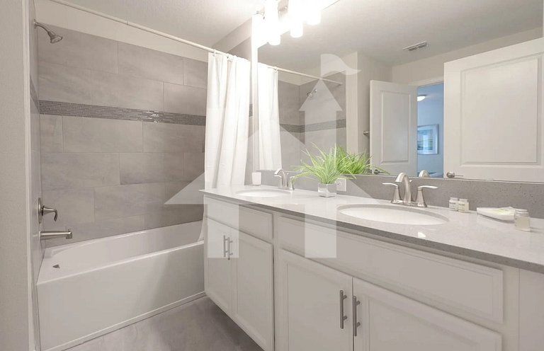 Vacation Home Near Disney, 4 bedrooms