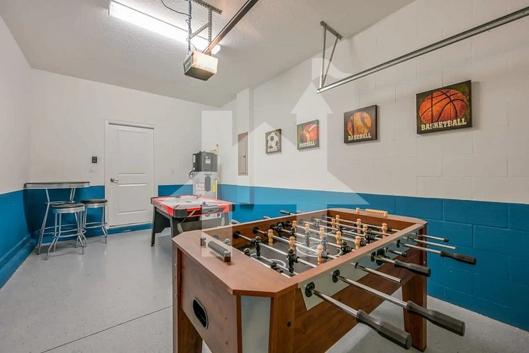 Vacation Home Near Disney, 5 bedrooms