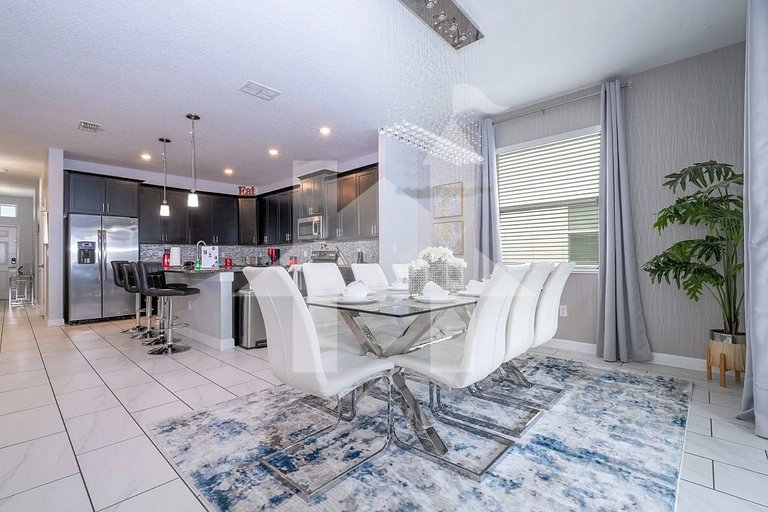 Vacation Home Near Disney, 6 bedrooms