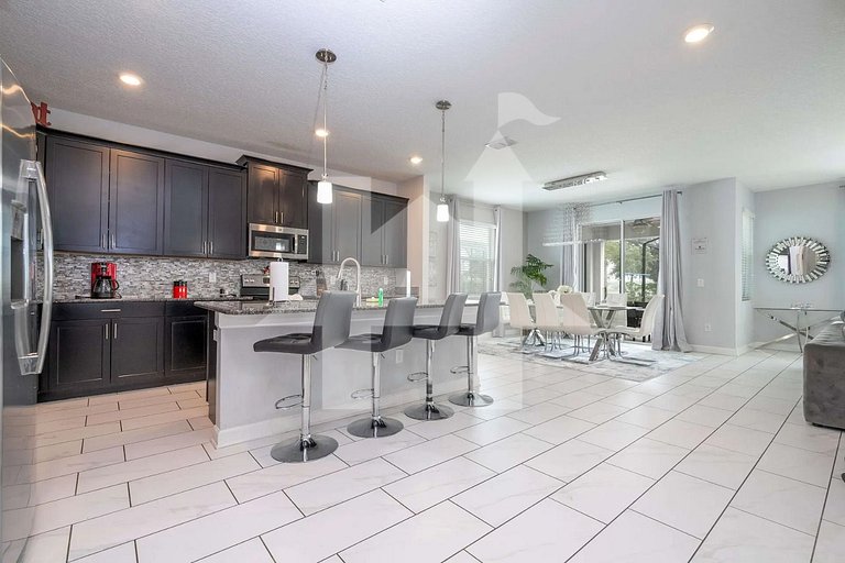 Vacation Home Near Disney, 6 bedrooms