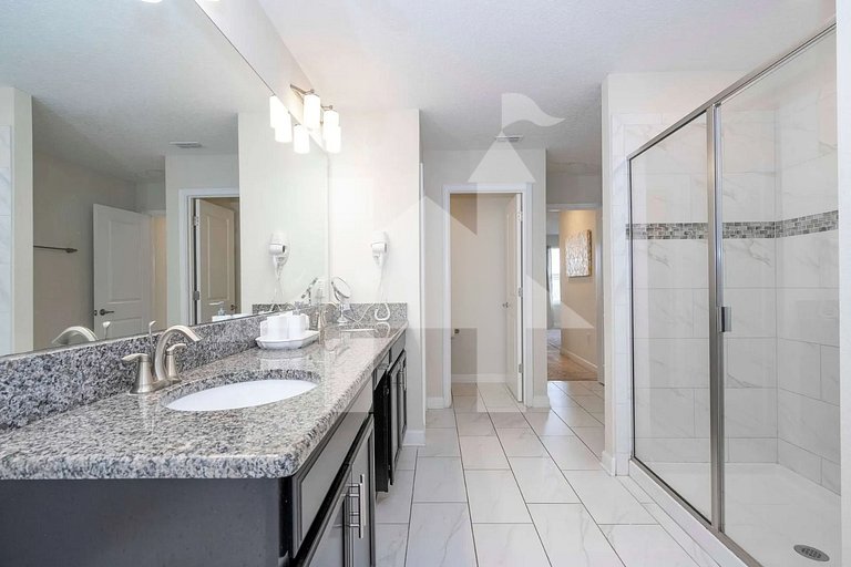 Vacation Home Near Disney, 6 bedrooms