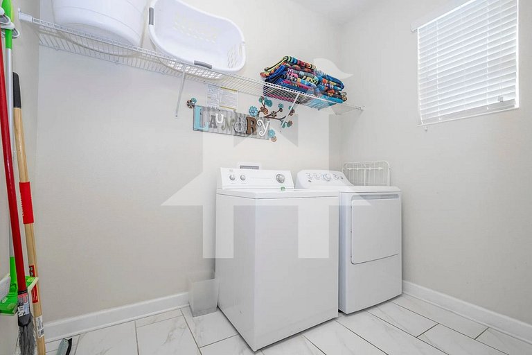 Vacation Home Near Disney, 6 bedrooms
