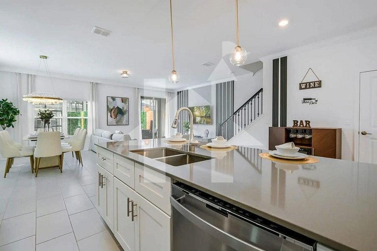 Vacation Home Near Disney, 5 bedrooms