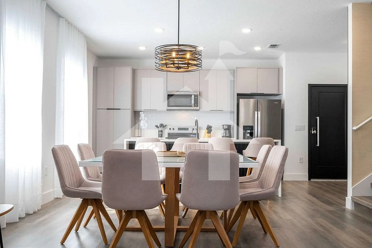 Vacation Home Near Disney, 5 bedrooms