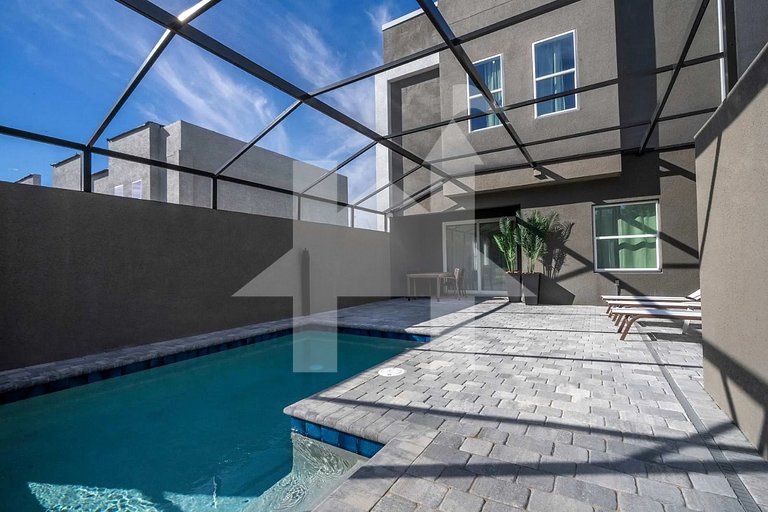 Vacation Home Near Disney, 5 bedrooms