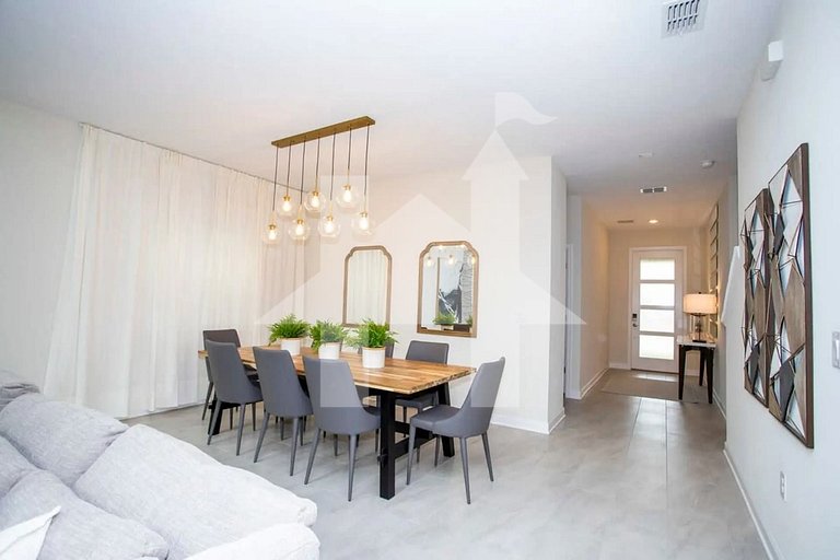 Vacation Home Near Disney, 5 bedrooms