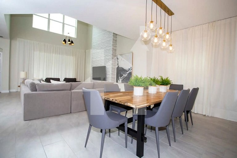 Vacation Home Near Disney, 5 bedrooms