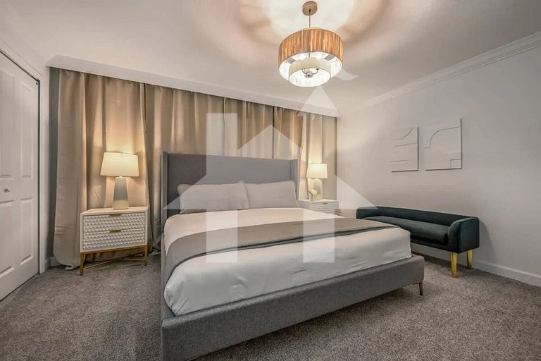 Vacation Home Near Disney, 4 bedrooms