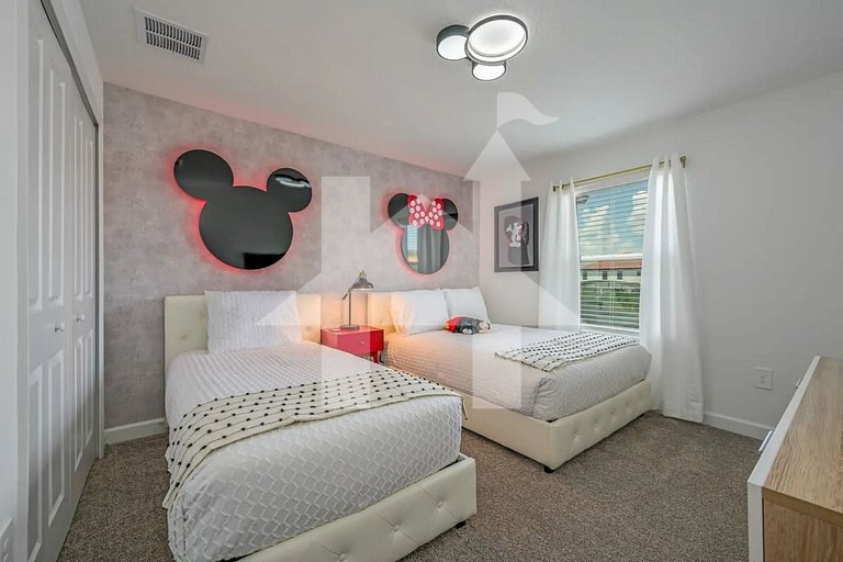 Vacation Home Near Disney, 4 bedrooms