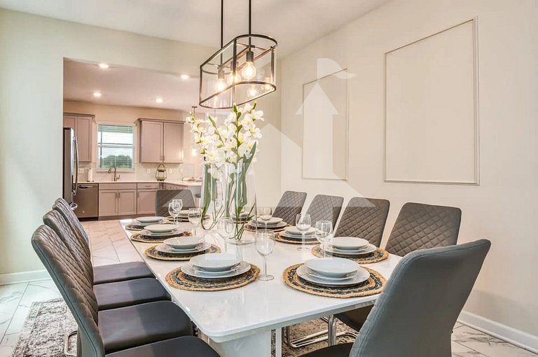 Vacation Home Near Disney, 6 bedrooms