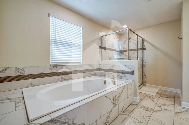 Vacation Home Near Disney, 6 bedrooms