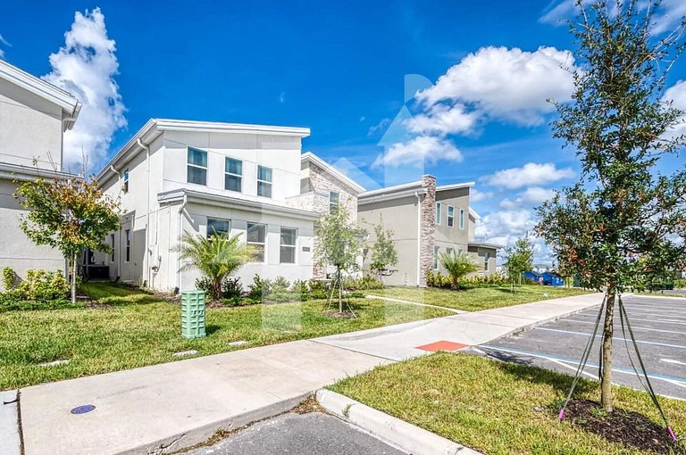 Vacation Home Near Disney, 6 bedrooms