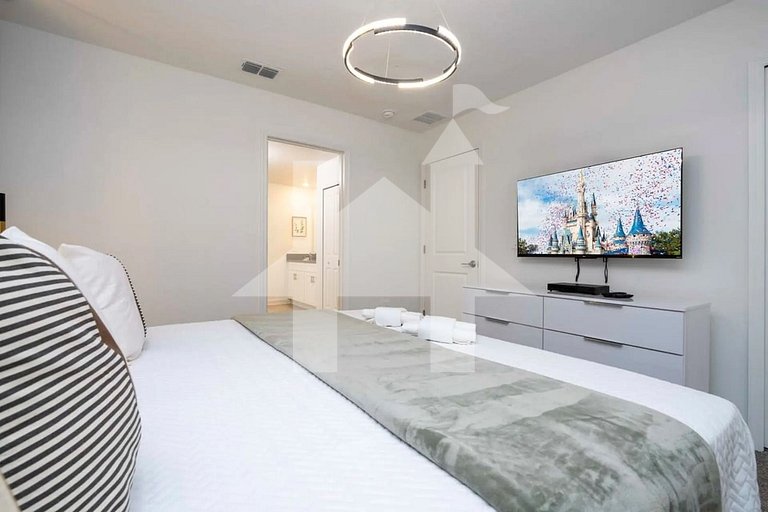 Vacation Home Near Disney, 9 bedrooms
