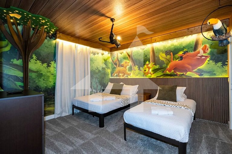 Vacation Home Near Disney, 9 bedrooms